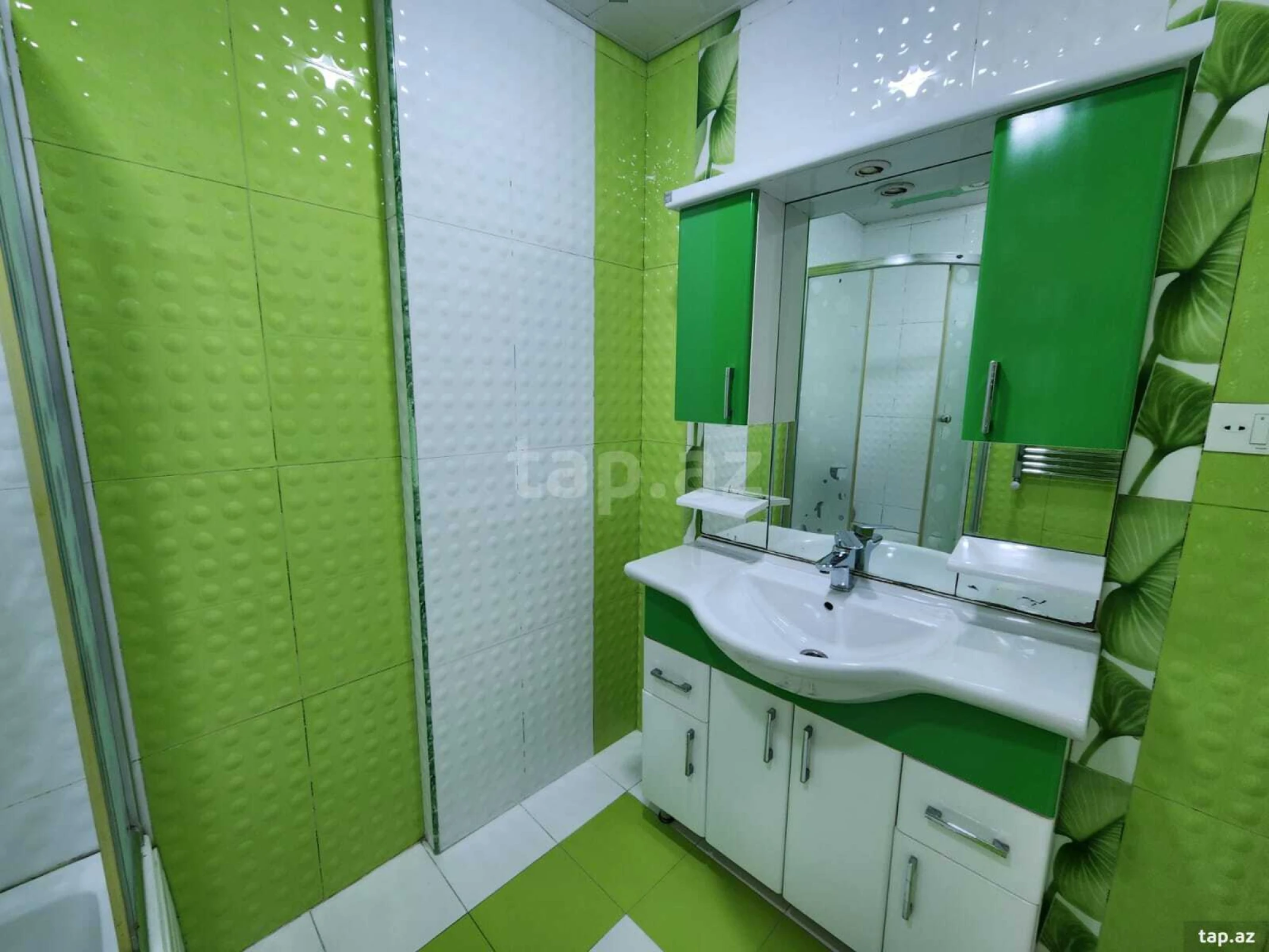 Satılır 3 otaqlı yeni tikili 90 m²