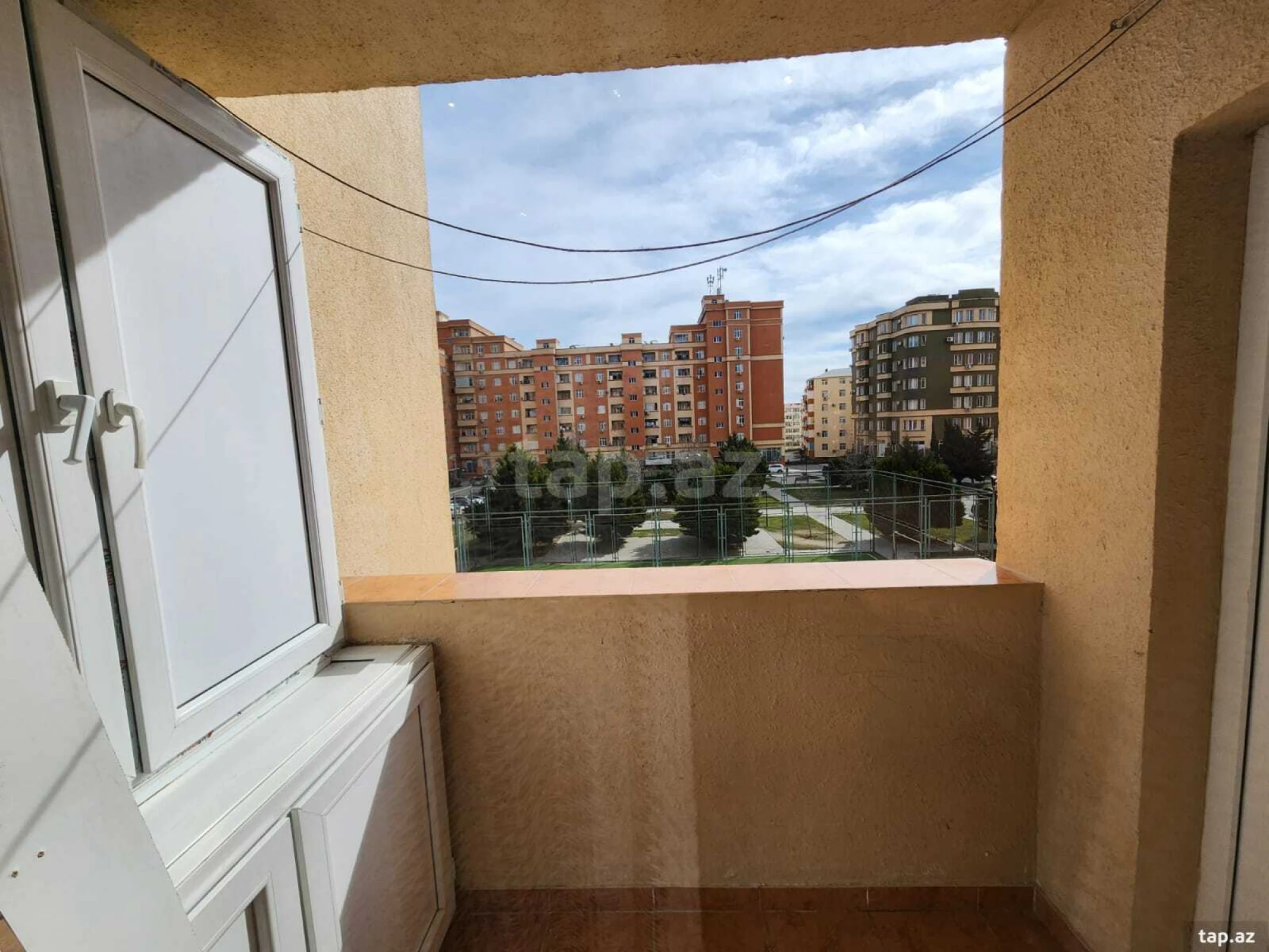 Satılır 3 otaqlı yeni tikili 90 m²