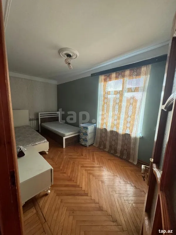 Kirayə verilir 2 otaqlı mənzil 68 m²