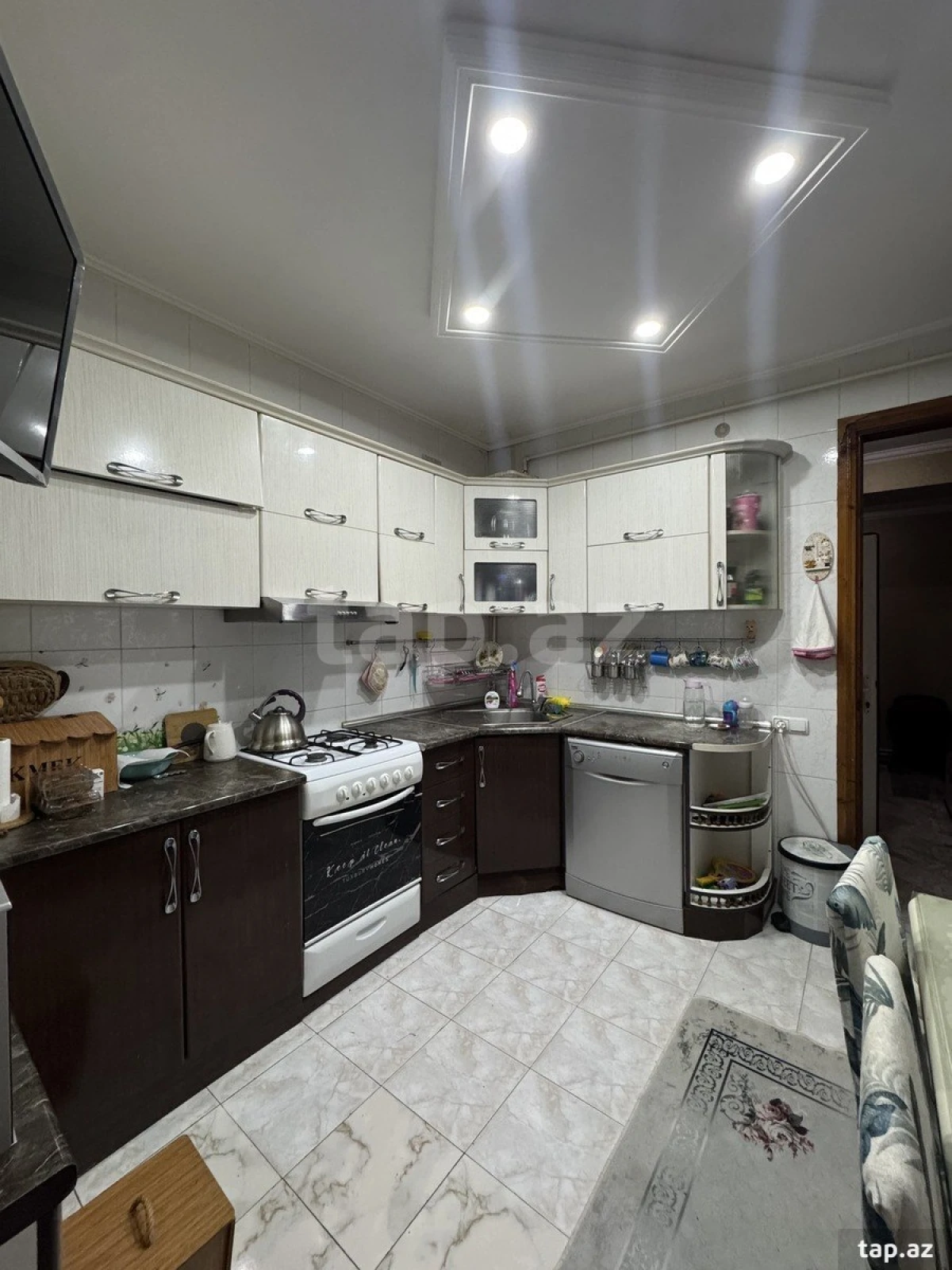 Satılır 4 otaqlı mənzil 113 m²