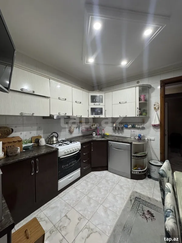 Satılır 4 otaqlı mənzil 113 m²