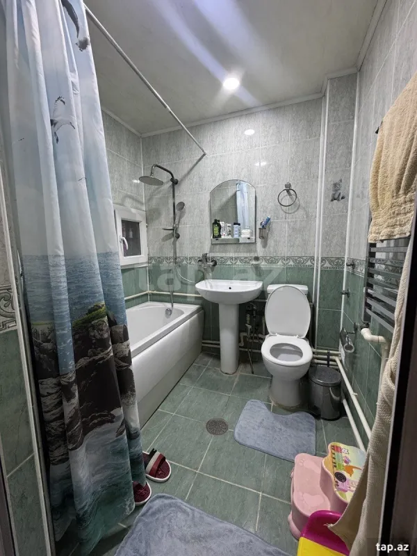Satılır 4 otaqlı mənzil 113 m²