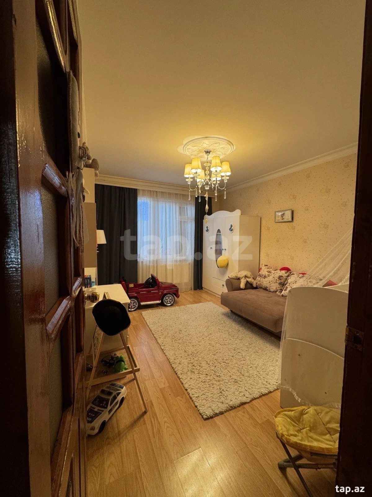 Satılır 4 otaqlı mənzil 113 m²