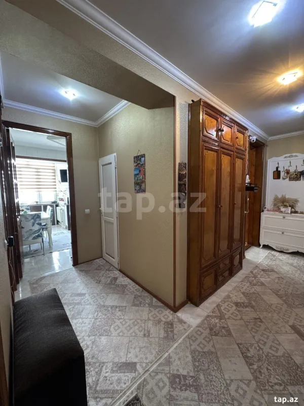 Satılır 4 otaqlı mənzil 113 m²