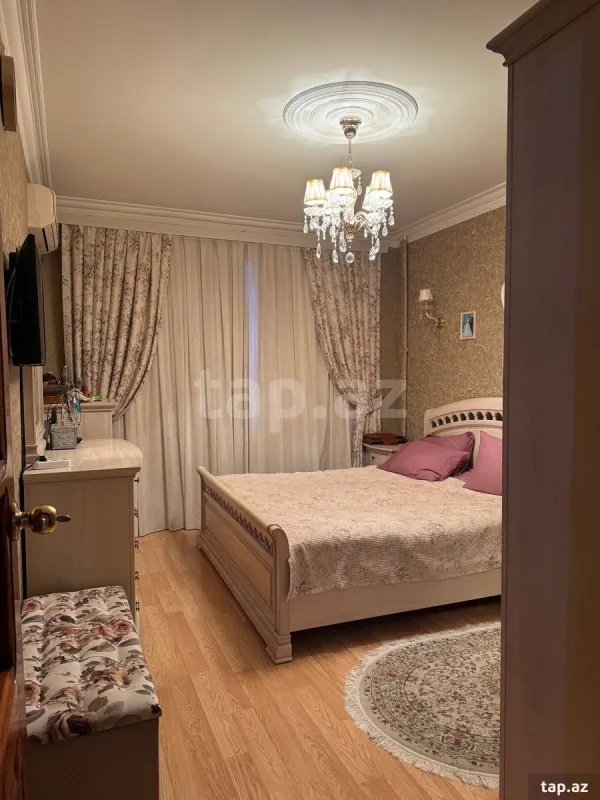 Satılır 4 otaqlı mənzil 113 m²
