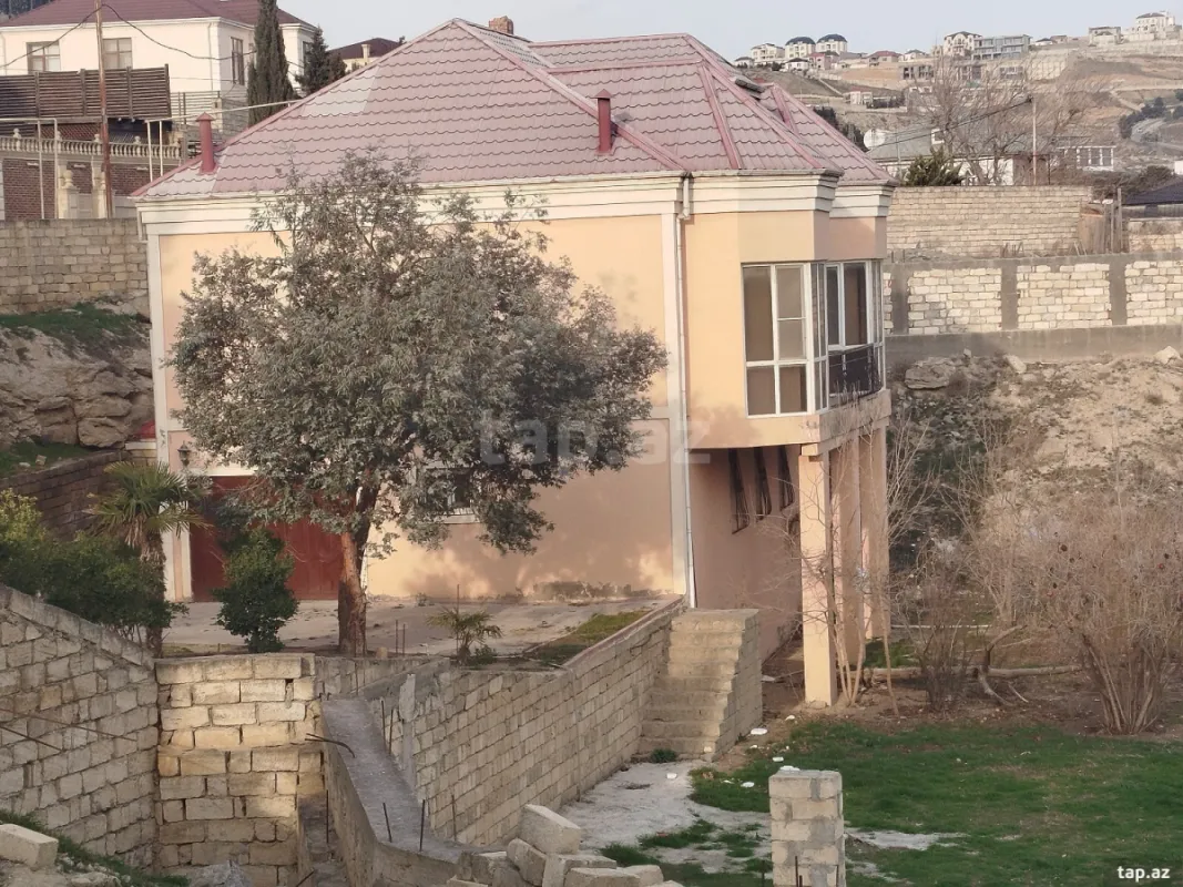 Satılır 6 otaqlı həyət evi 120 m²