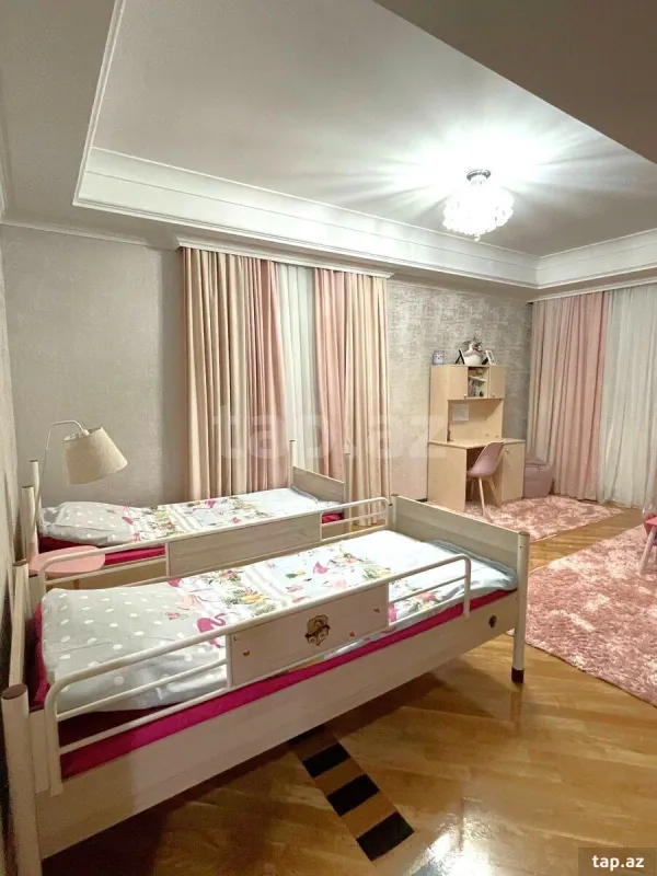 Satılır 4 otaqlı yeni tikili 235 m²