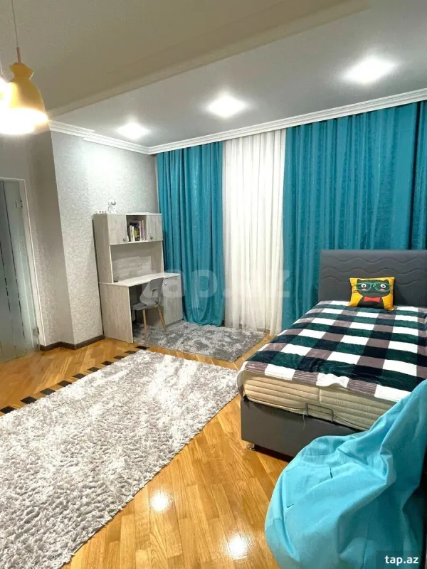 Satılır 4 otaqlı yeni tikili 235 m²