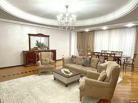 Satılır 4 otaqlı yeni tikili 235 m²