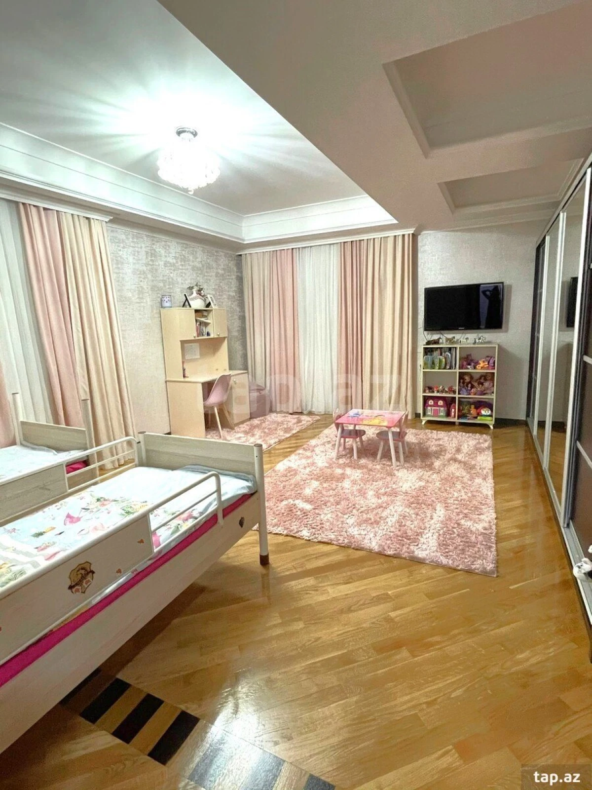 Satılır 4 otaqlı yeni tikili 235 m²