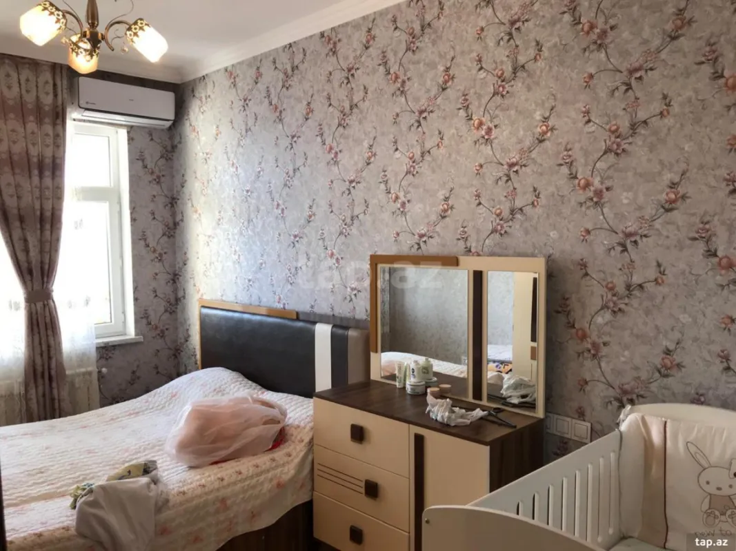 Satılır 2 otaqlı yeni tikili 76 m²