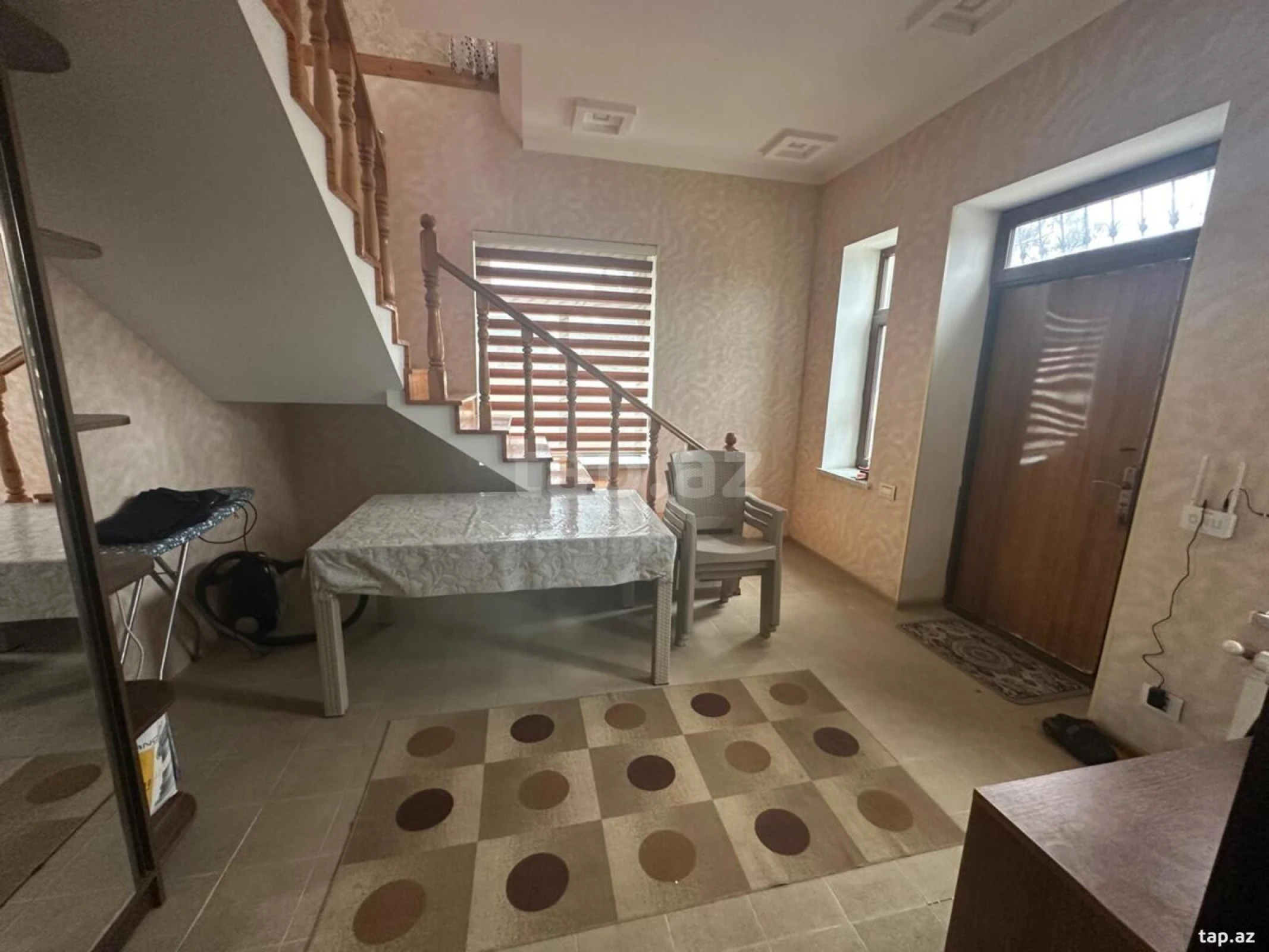 Kirayə verilir 6 otaqlı həyət evi