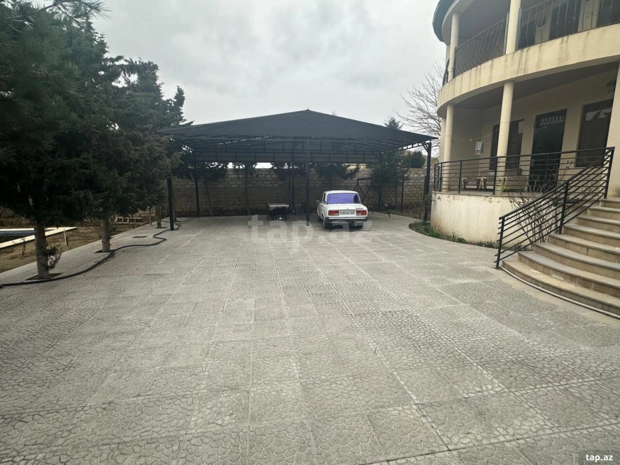 Kirayə verilir 6 otaqlı həyət evi