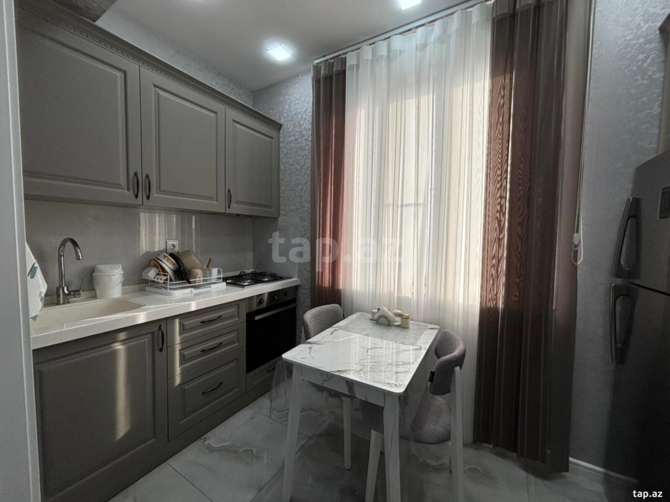 Kirayə verilir 3 otaqlı yeni tikili 70 m²