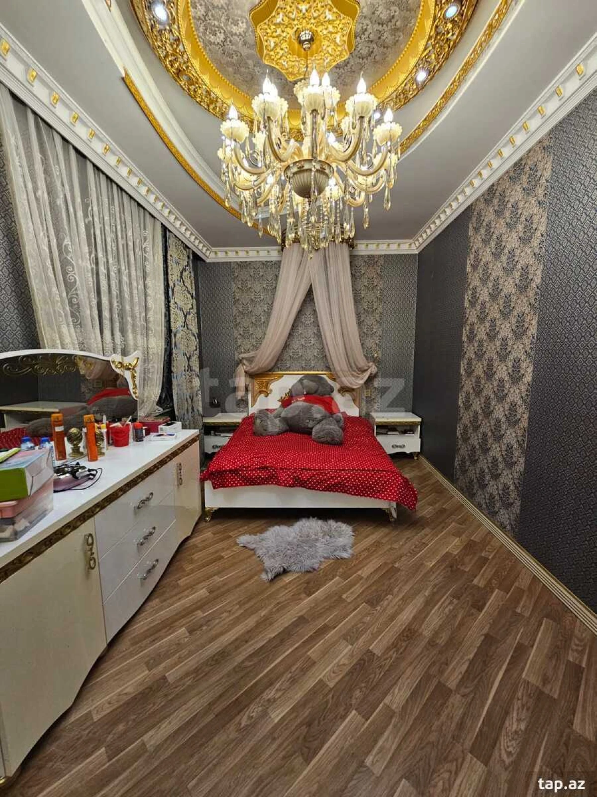 Satılır 6 otaqlı həyət evi