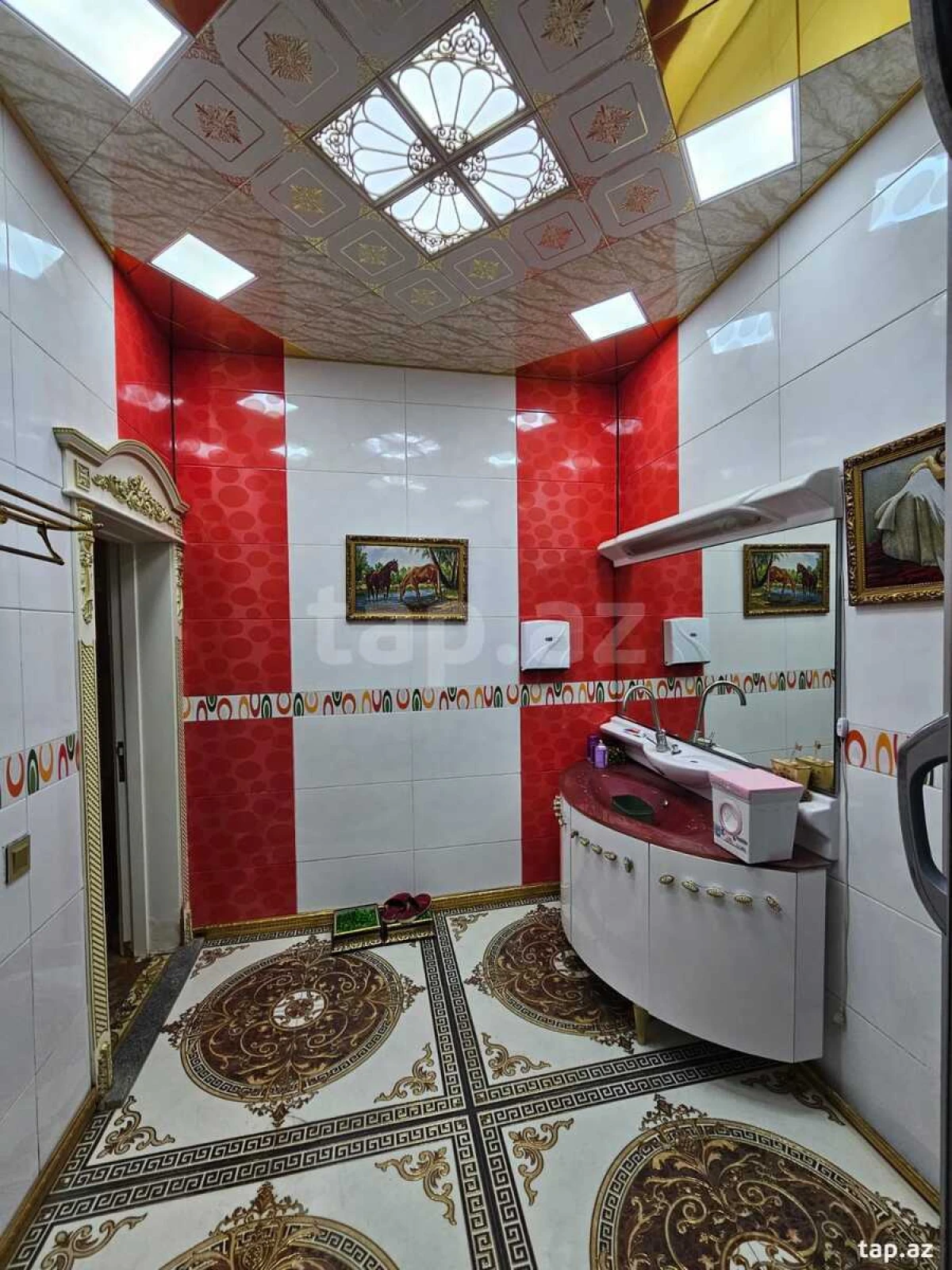 Satılır 6 otaqlı həyət evi