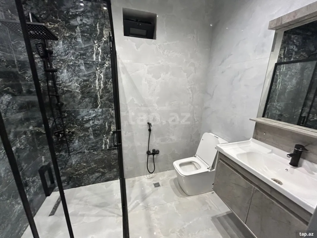 Satılır 5 otaqlı həyət evi