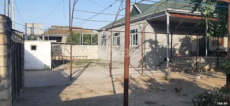 Satılır 4 otaqlı həyət evi 132 m² — Beyləqan 4 otaq 132.00 m²