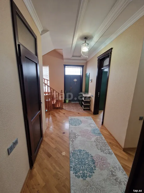 Kirayə verilir 6 otaqlı həyət evi 300 m²