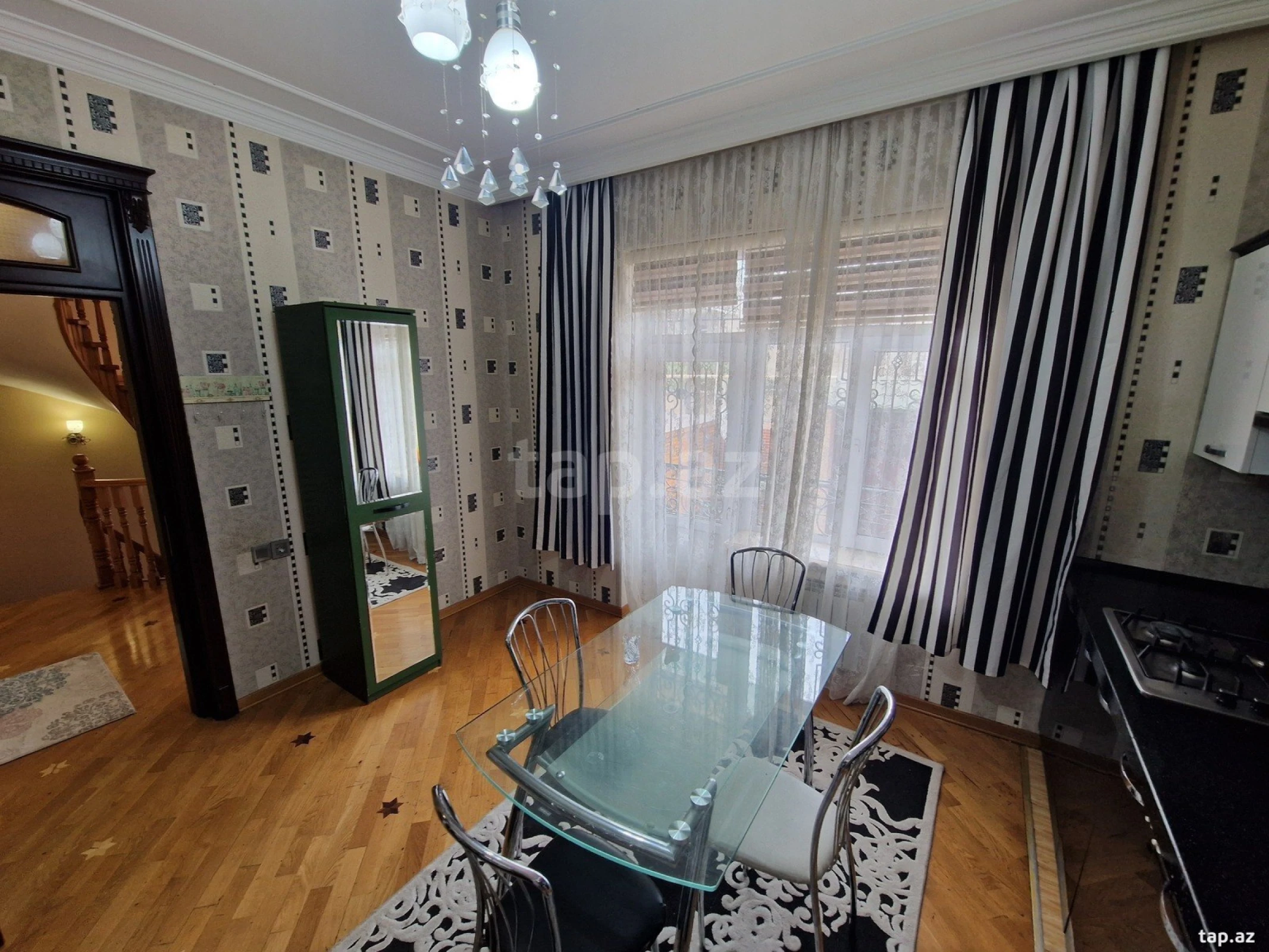 Kirayə verilir 6 otaqlı həyət evi 300 m²