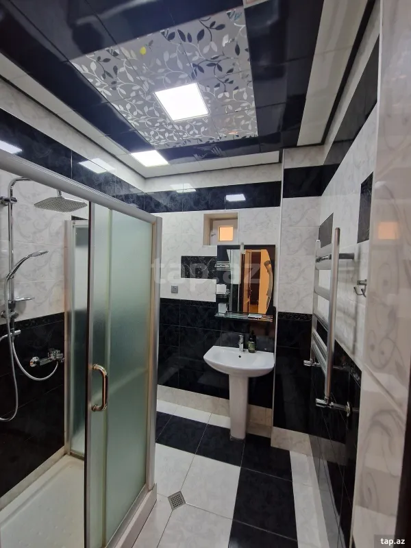 Kirayə verilir 6 otaqlı həyət evi 300 m²