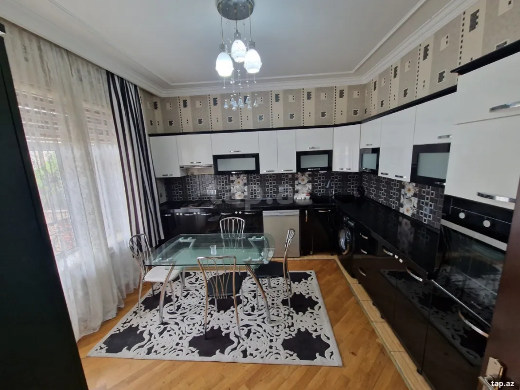 Kirayə verilir 6 otaqlı həyət evi 300 m²