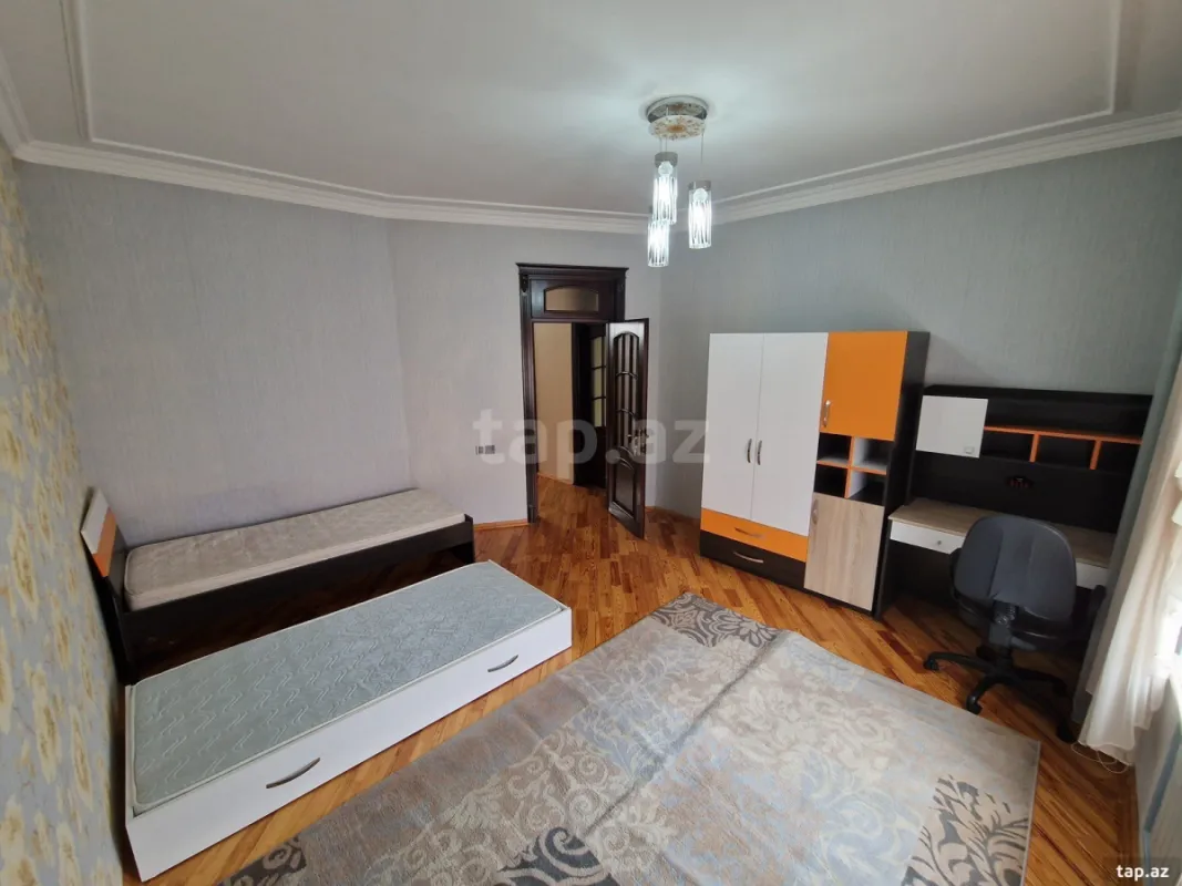 Kirayə verilir 6 otaqlı həyət evi 300 m²