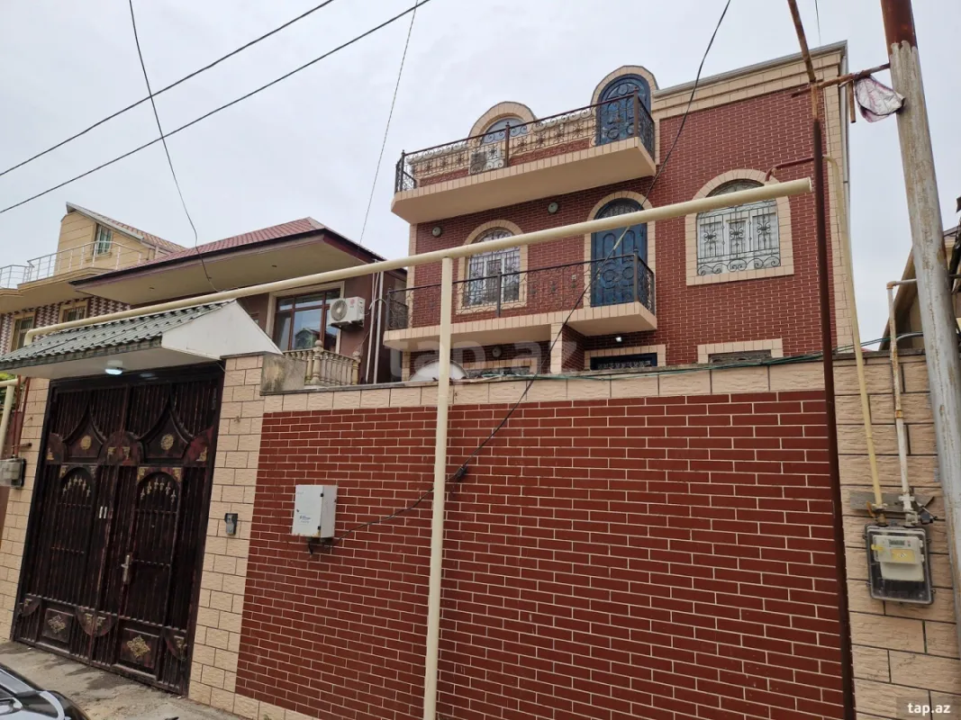 Kirayə verilir 6 otaqlı həyət evi 300 m²