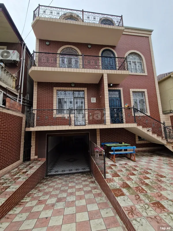 Kirayə verilir 6 otaqlı həyət evi 300 m²