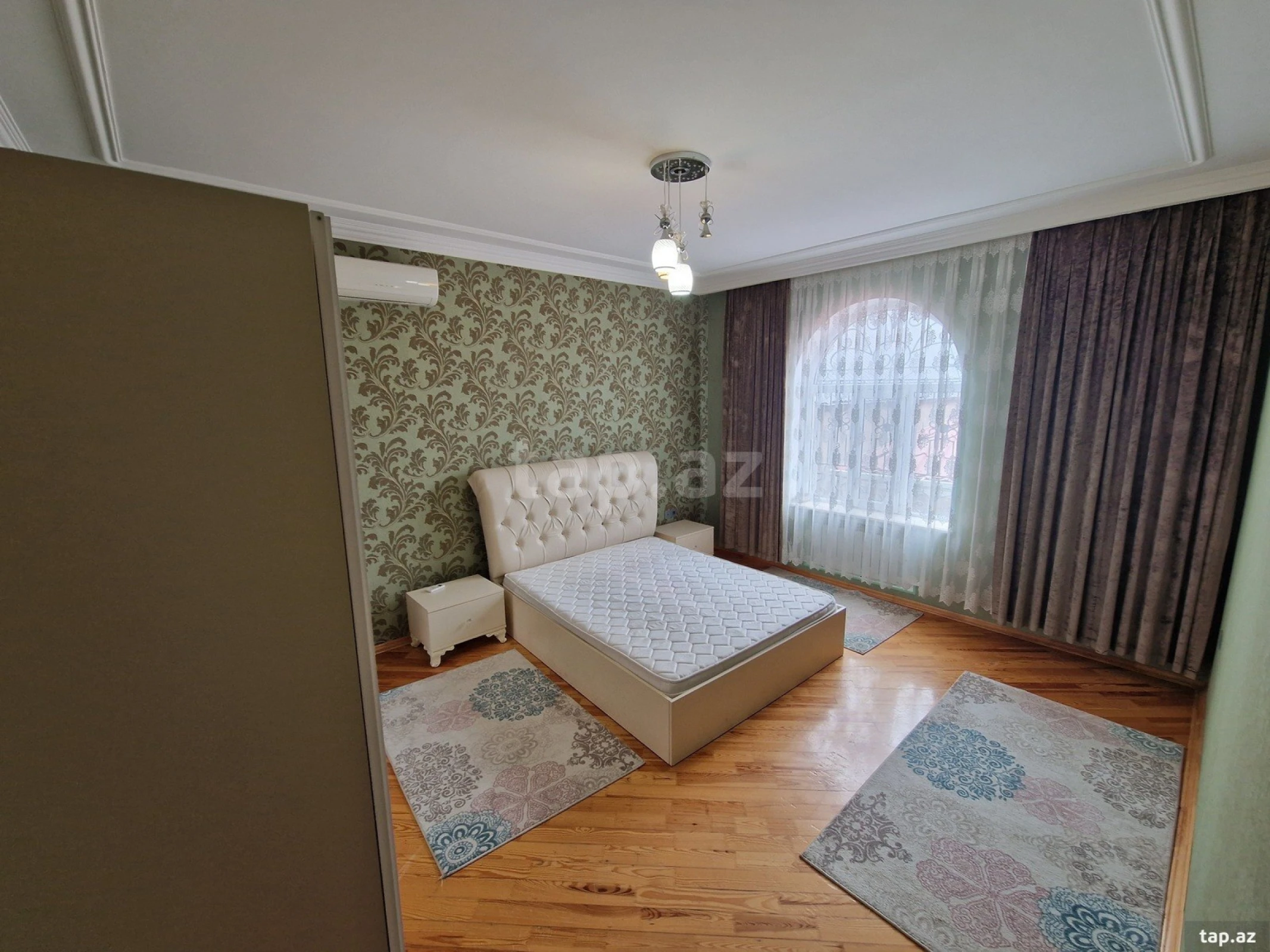 Kirayə verilir 6 otaqlı həyət evi 300 m²