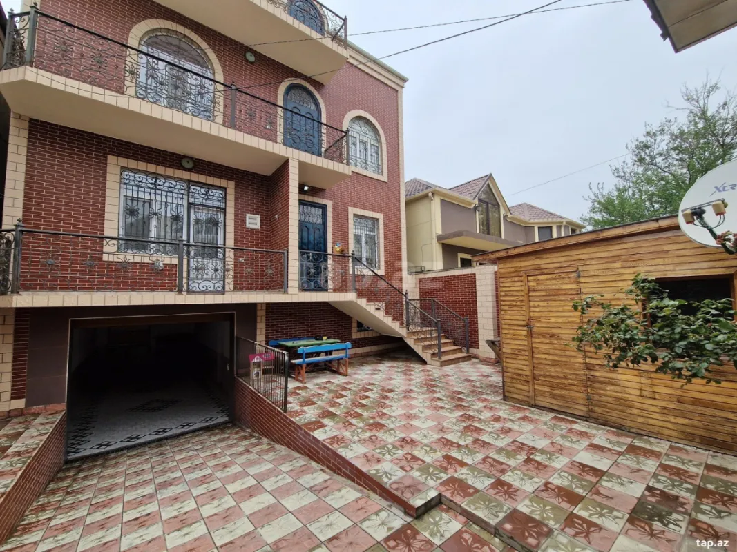 Kirayə verilir 6 otaqlı həyət evi 300 m²
