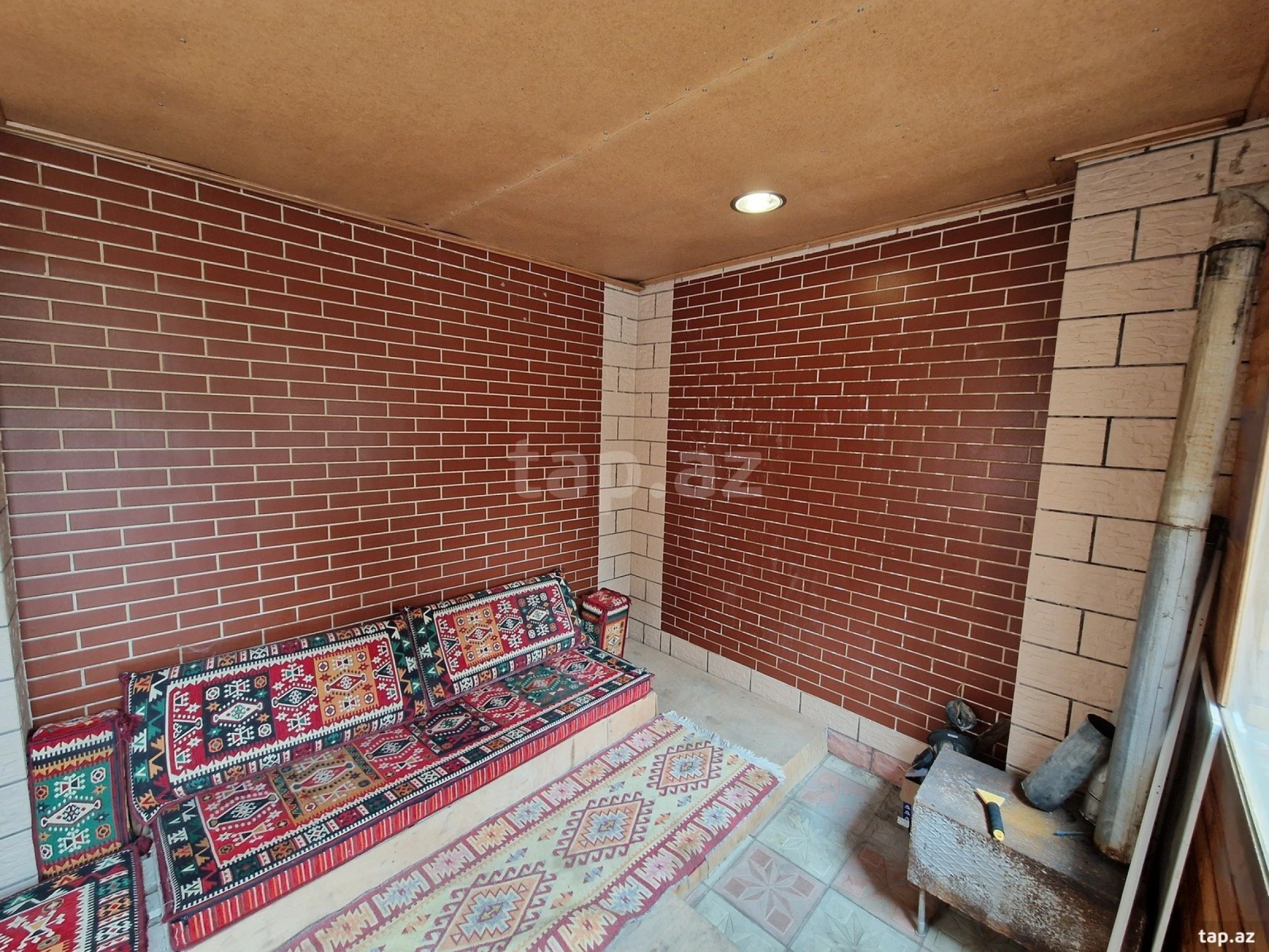 Kirayə verilir 6 otaqlı həyət evi 300 m²