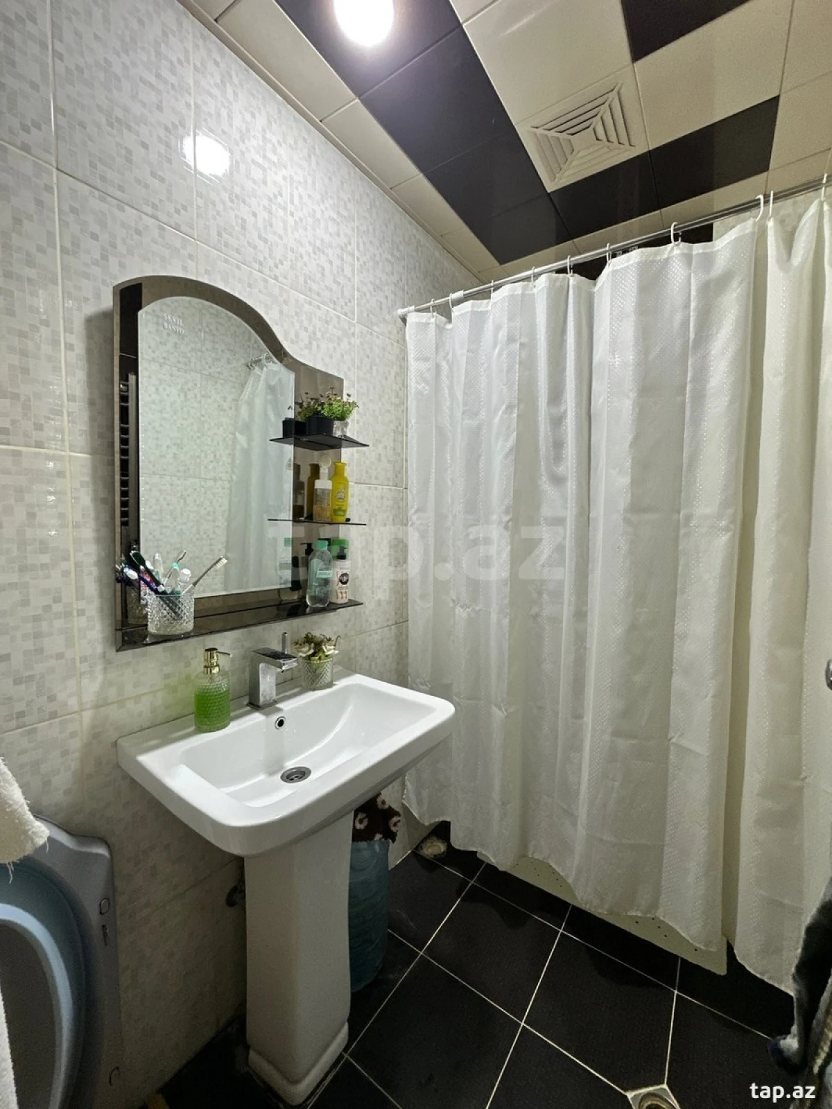 Satılır 2 otaqlı mənzil 55 m²