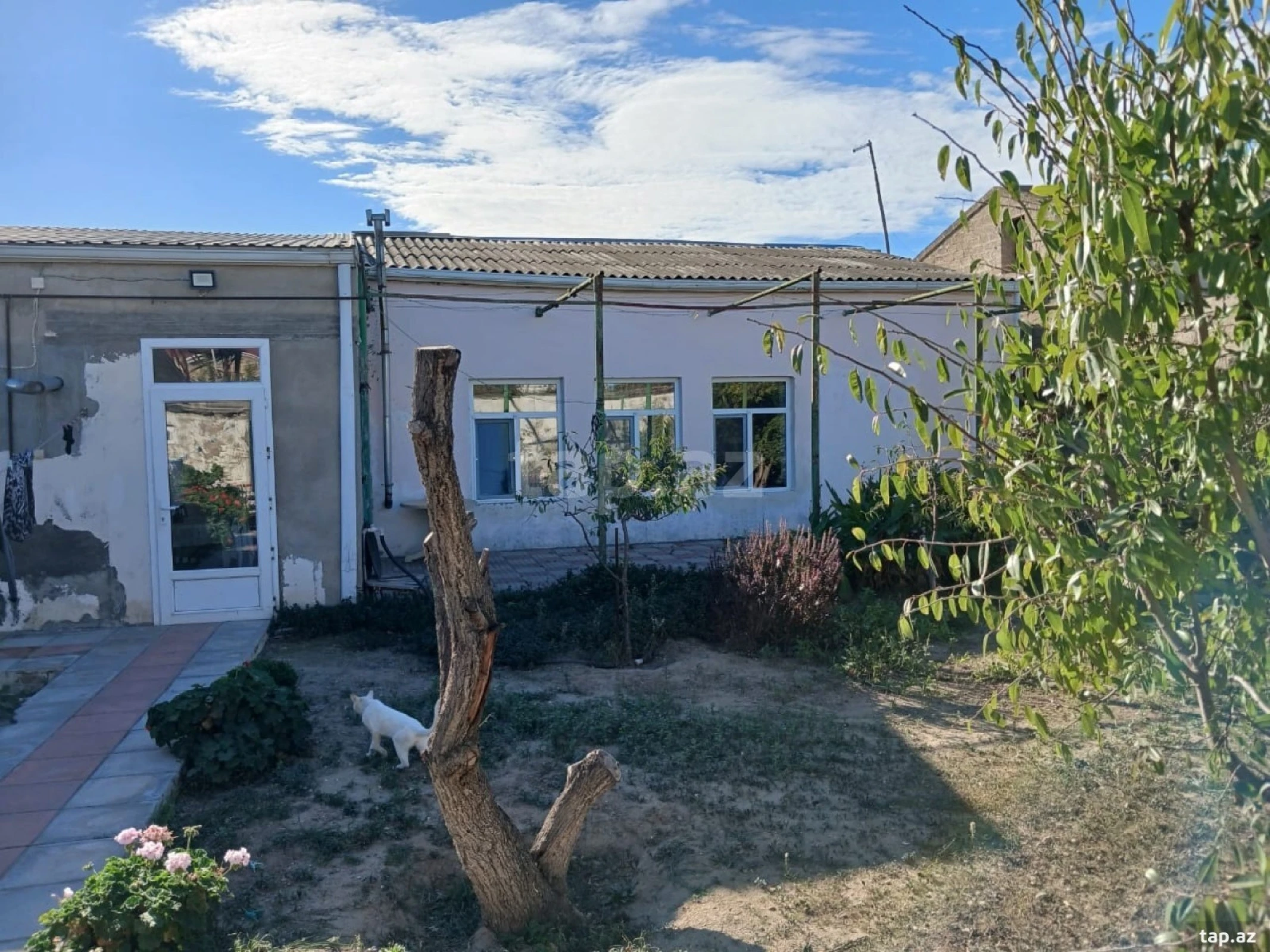 Satılır 3 otaqlı həyət evi