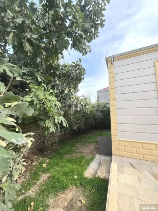 Satılır 4 otaqlı həyət evi