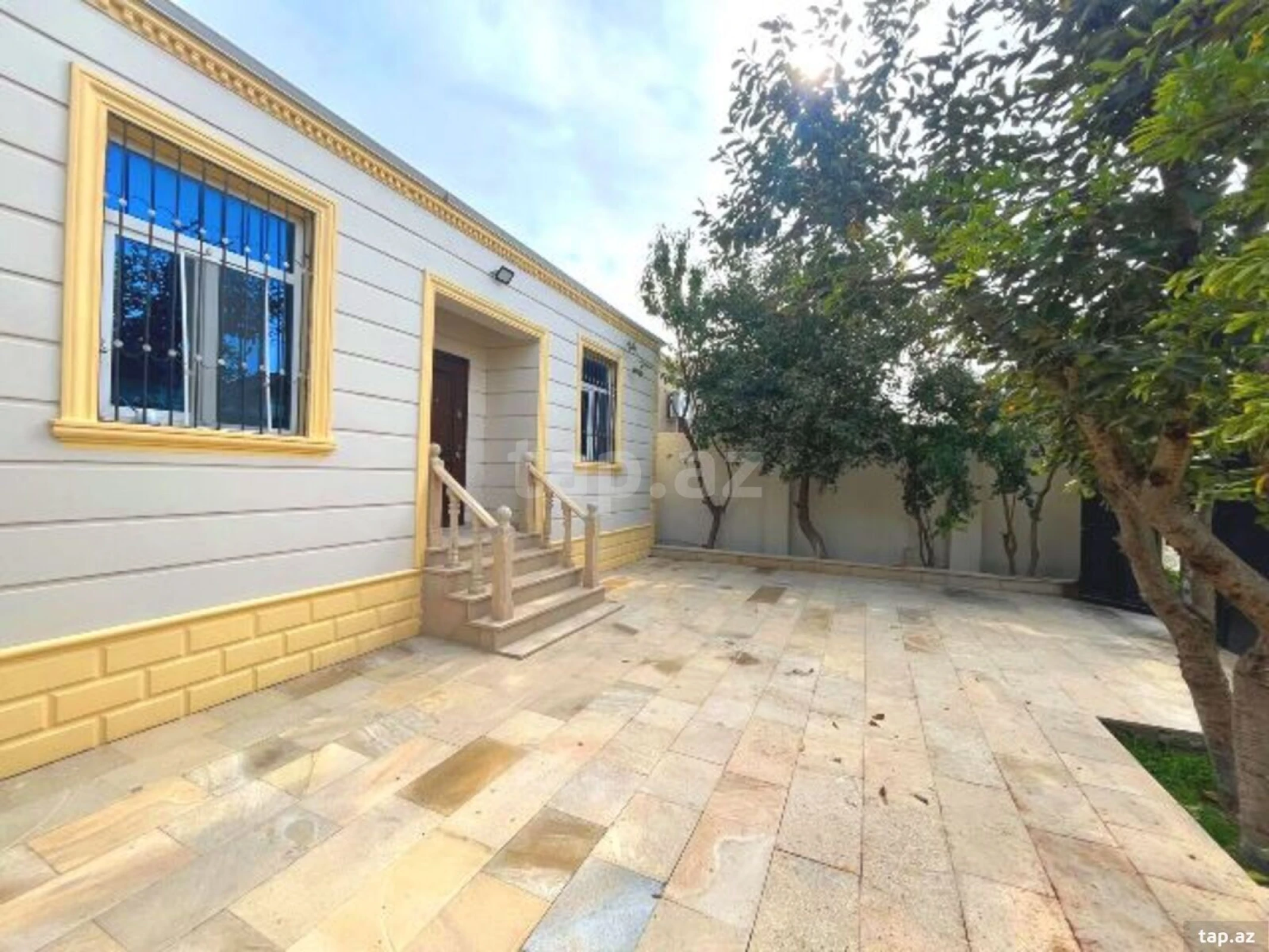 Satılır 4 otaqlı həyət evi