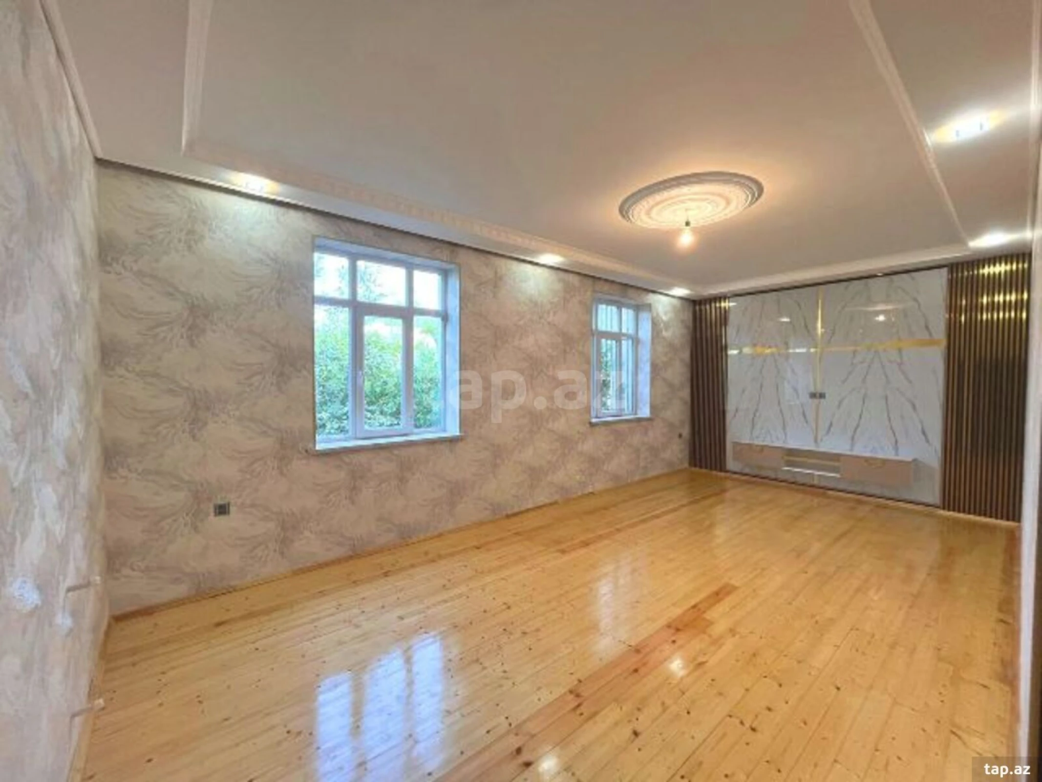 Satılır 4 otaqlı həyət evi