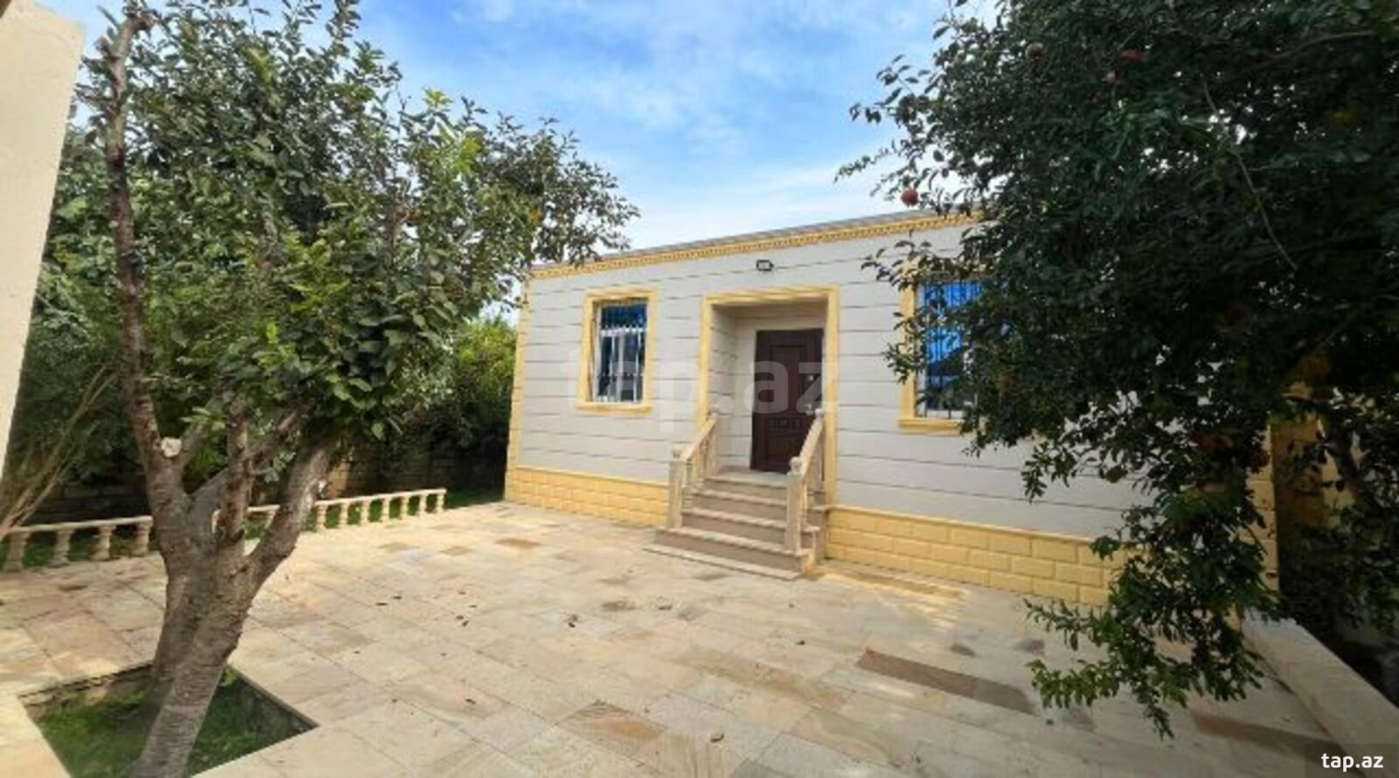 Satılır 4 otaqlı həyət evi