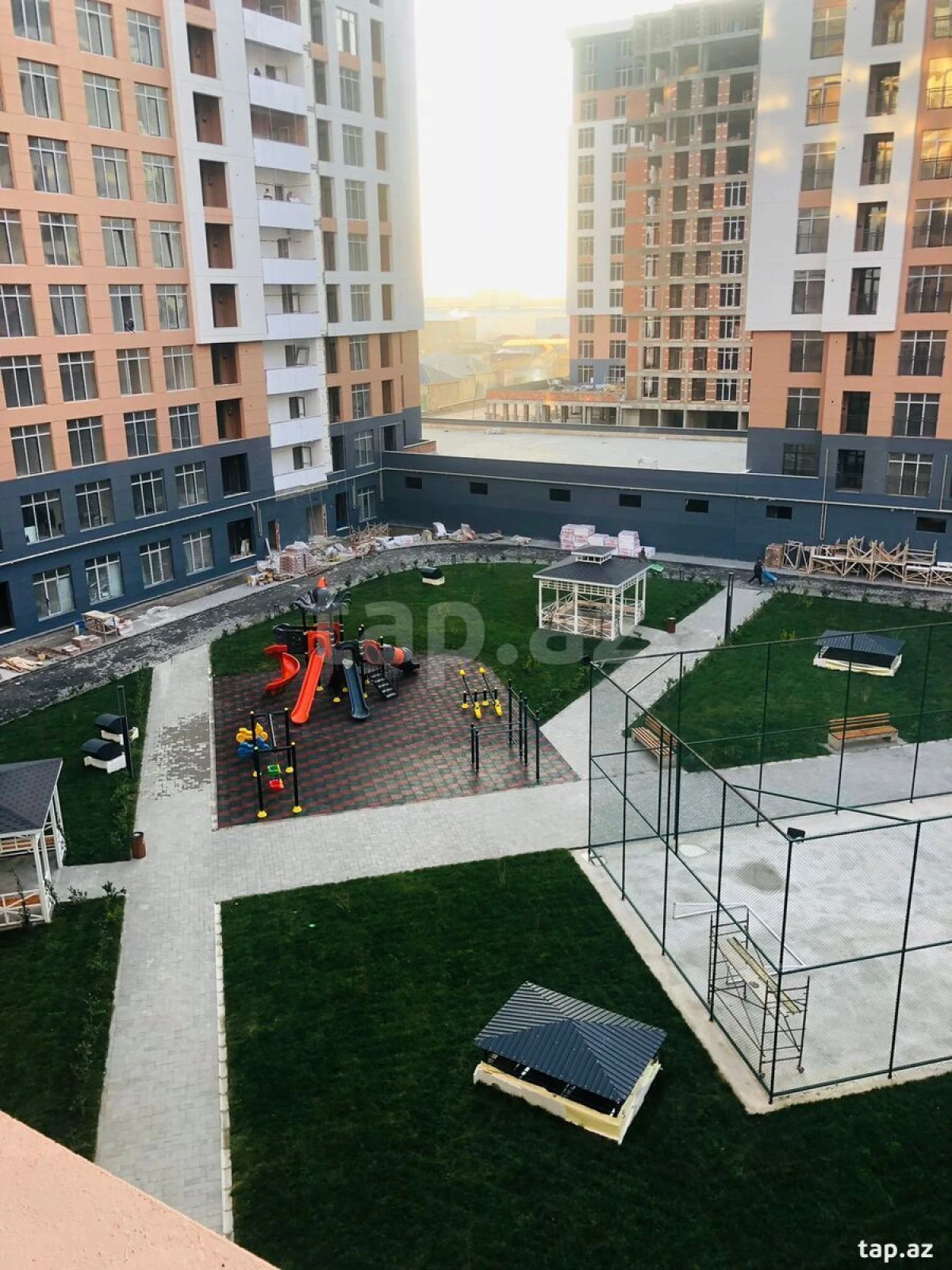 Kirayə verilir 2 otaqlı yeni tikili 75 m²
