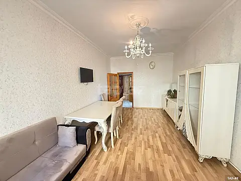 Kirayə verilir 2 otaqlı yeni tikili 70 m²