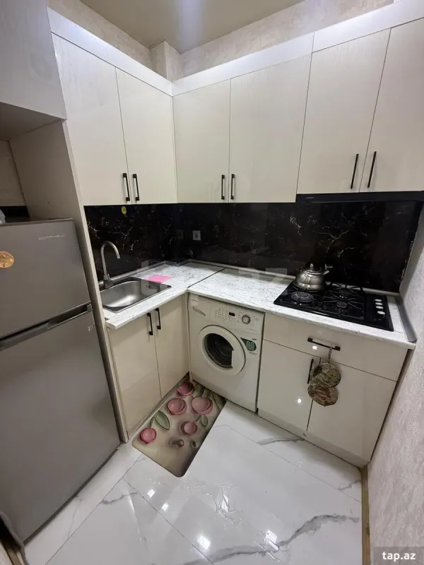 Kirayə verilir 2 otaqlı yeni tikili 70 m²