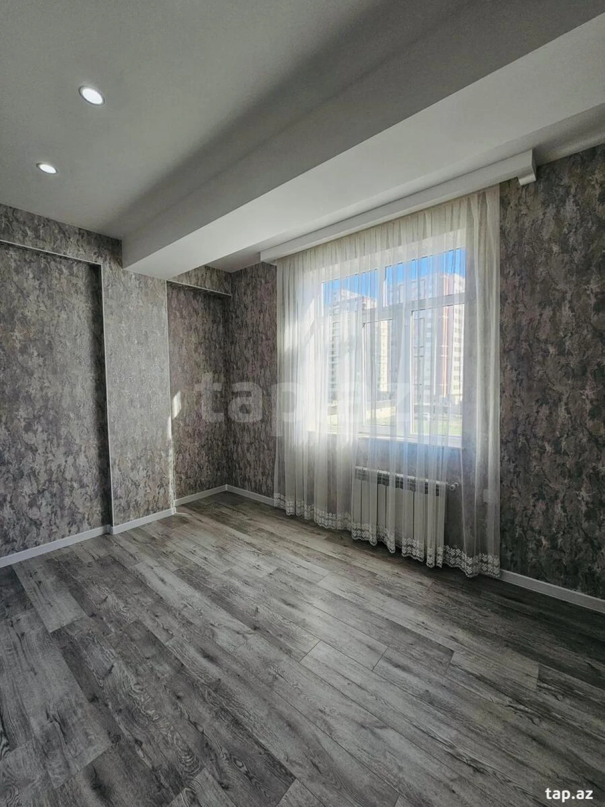 Satılır 3 otaqlı yeni tikili 83 m²