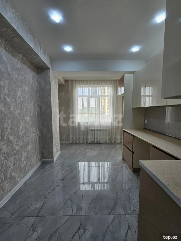 Satılır 3 otaqlı yeni tikili 83 m²