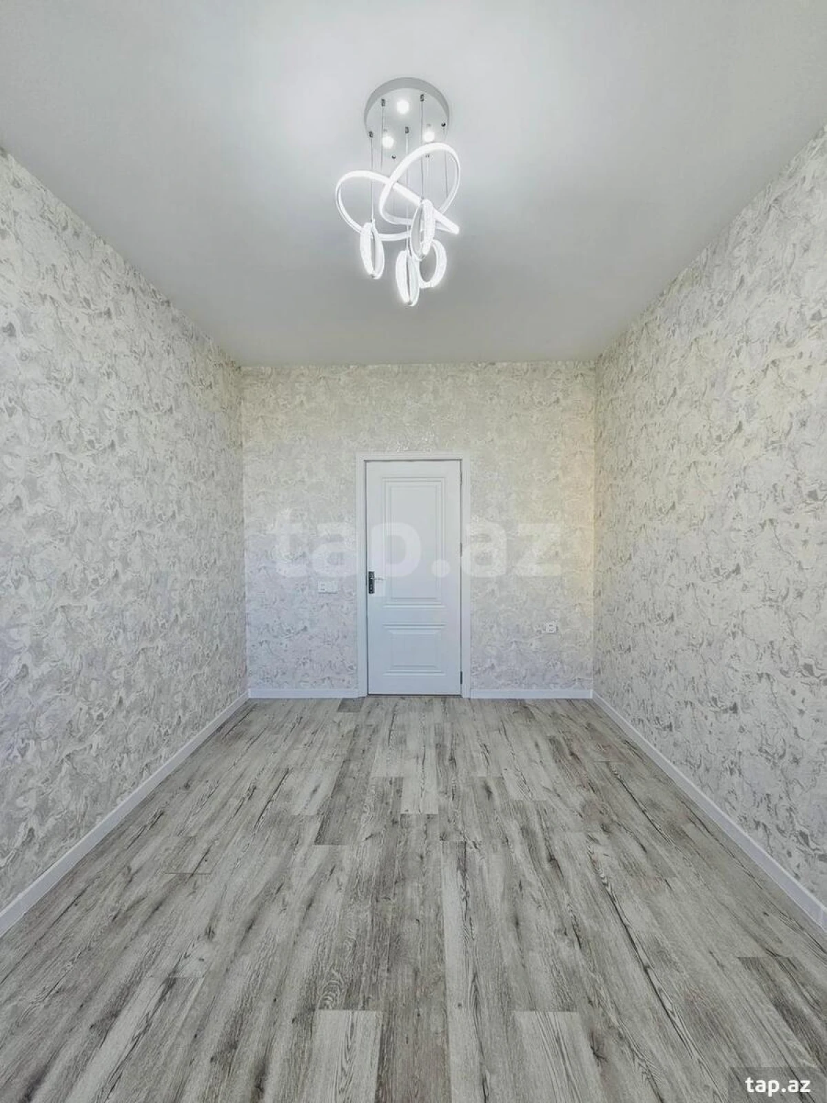 Satılır 3 otaqlı yeni tikili 83 m²