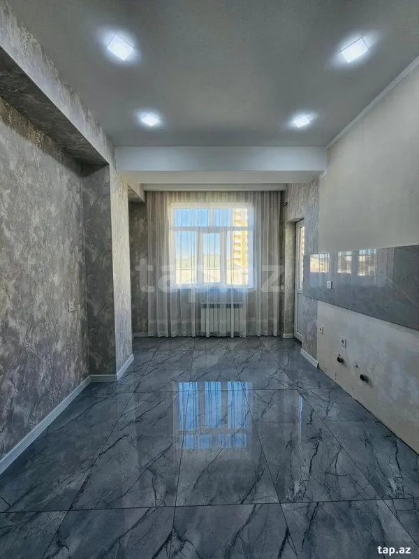 Satılır 3 otaqlı yeni tikili 83 m²