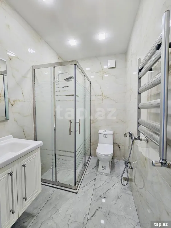 Satılır 3 otaqlı yeni tikili 83 m²