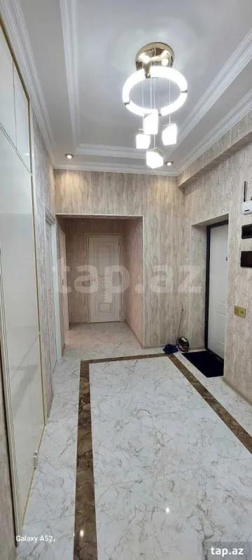 Kirayə verilir 3 otaqlı yeni tikili 110 m²