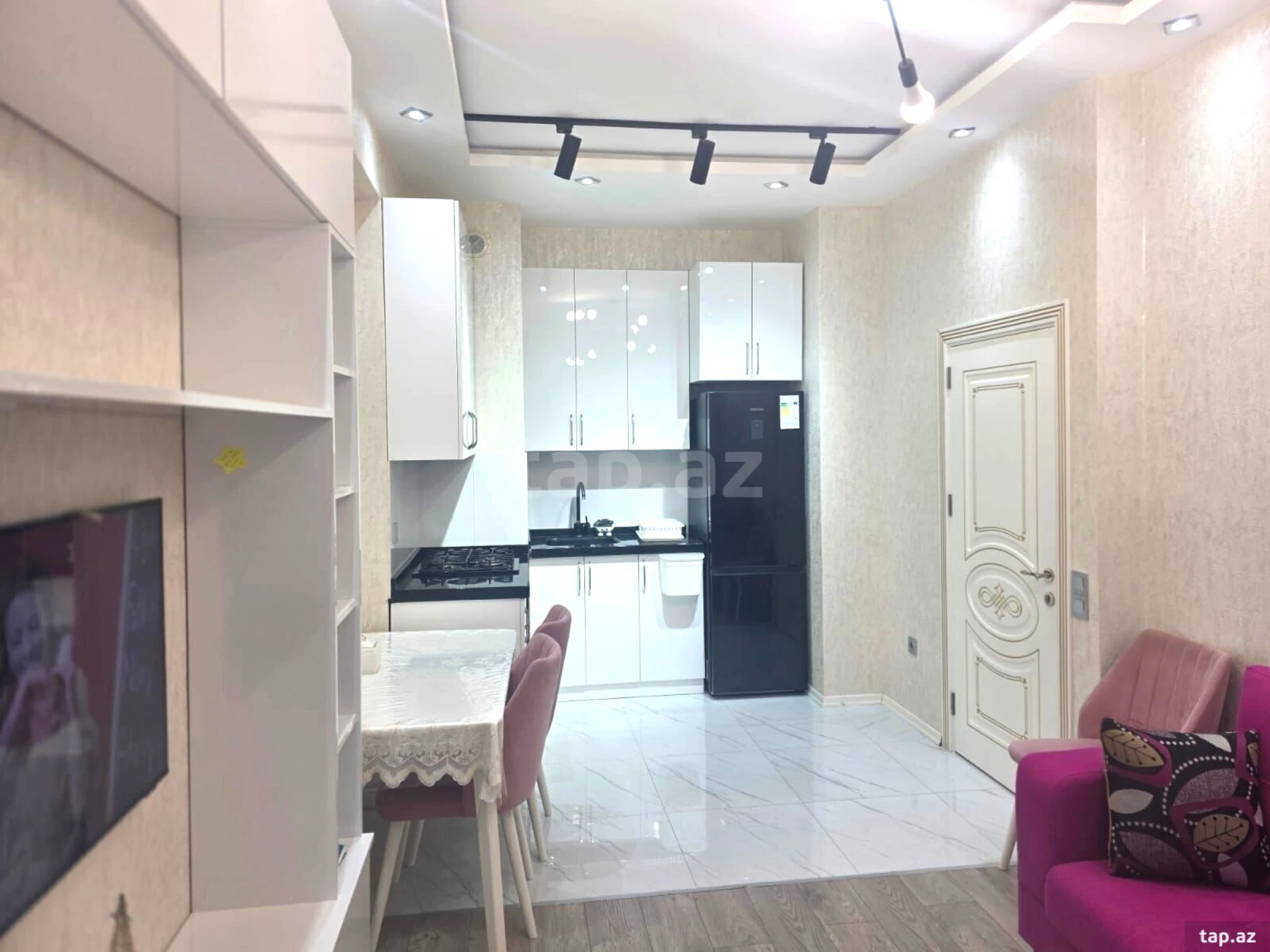 Kirayə verilir 2 otaqlı yeni tikili 50 m²