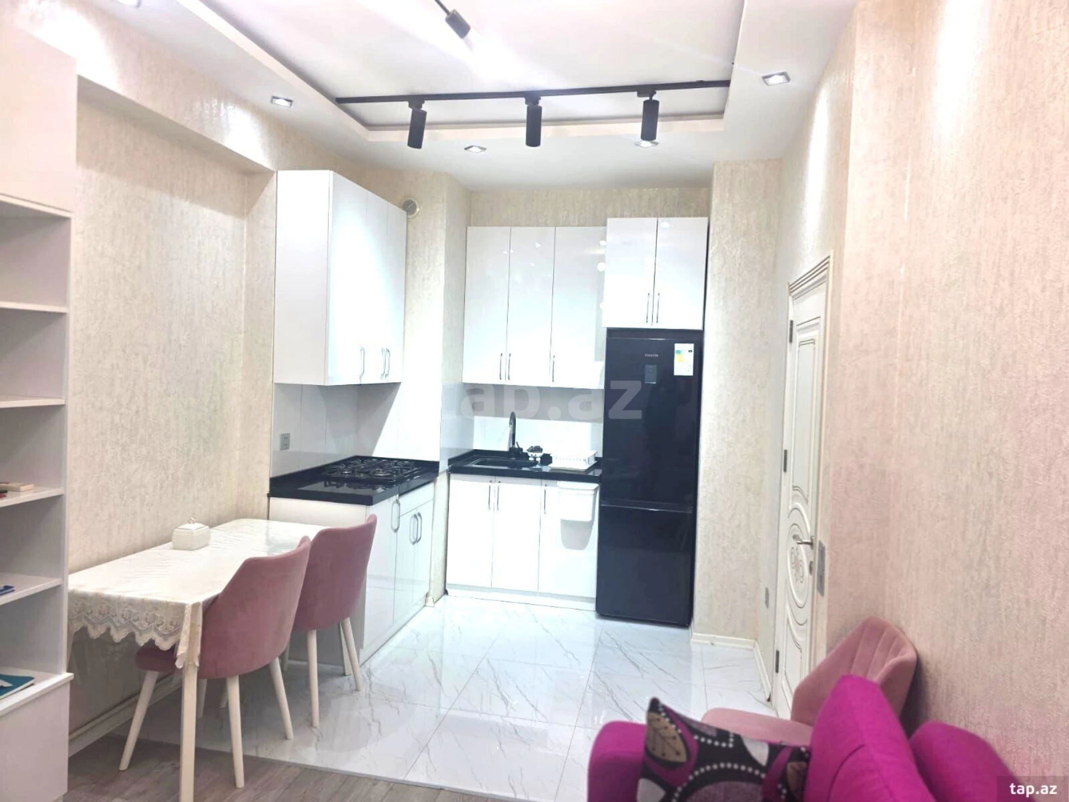 Kirayə verilir 2 otaqlı yeni tikili 50 m²