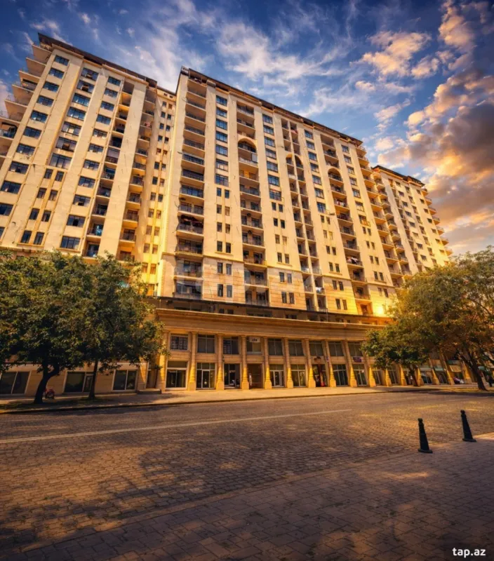 Satılır 3 otaqlı yeni tikili 125 m²